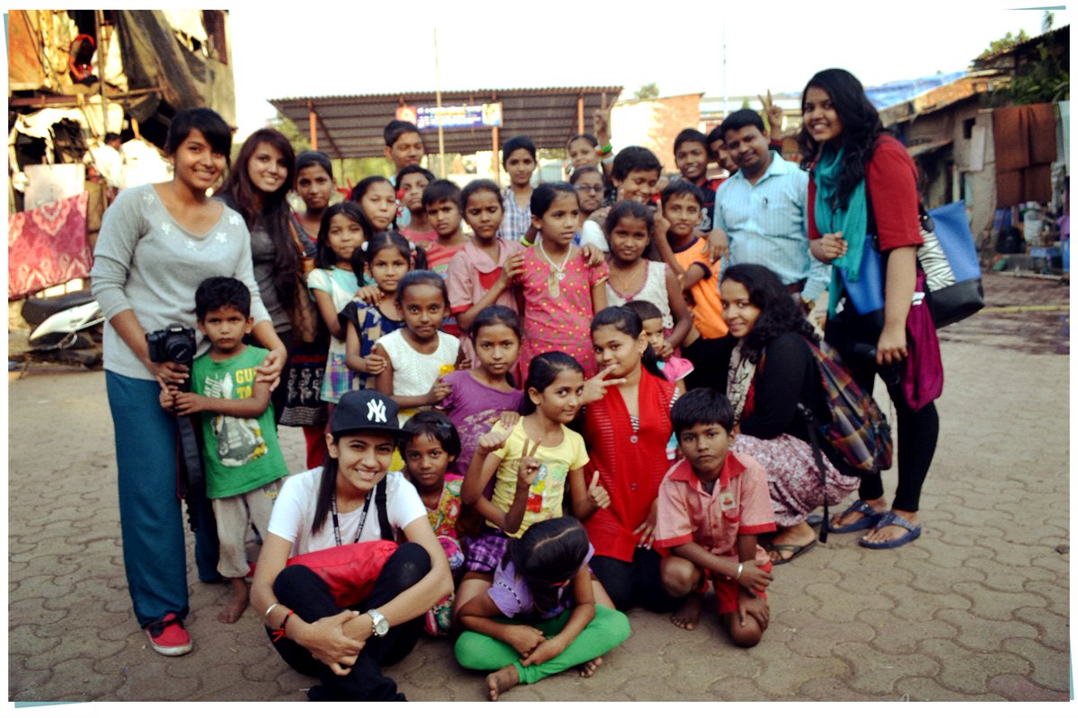 CommaAdvertisin's tweet photo. #Commaconnects to Gautam Nagar.These young children are great examples of what we call "DEVELOPMENT" #creativity https://t.co/GkJfccZrdg