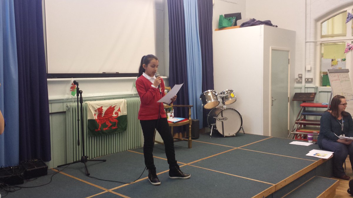 stacey_prm's tweet photo. Amazing performances and poems at Stacey #proudtobewelsh https://t.co/I1SWroyD5S