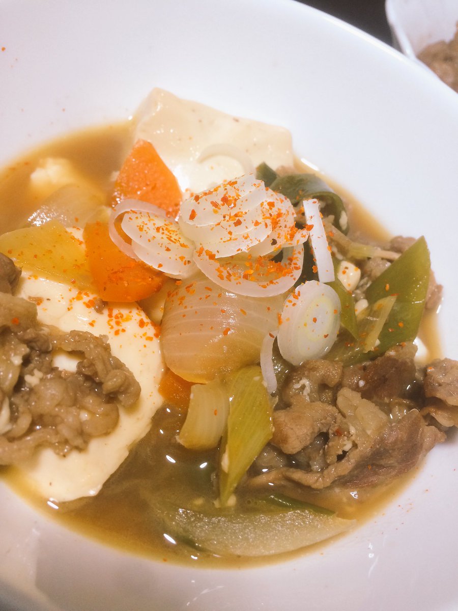 onoshit's tweet image. やっほー！(^O^)
肉豆腐を作ったよ〜( ´ ▽ ` )ﾉ
和食はいいねーうんうん。
ご飯がすすむくんだ←知ってる人いるかな？笑
#wrongcity
#オノシメシ
#自炊男子