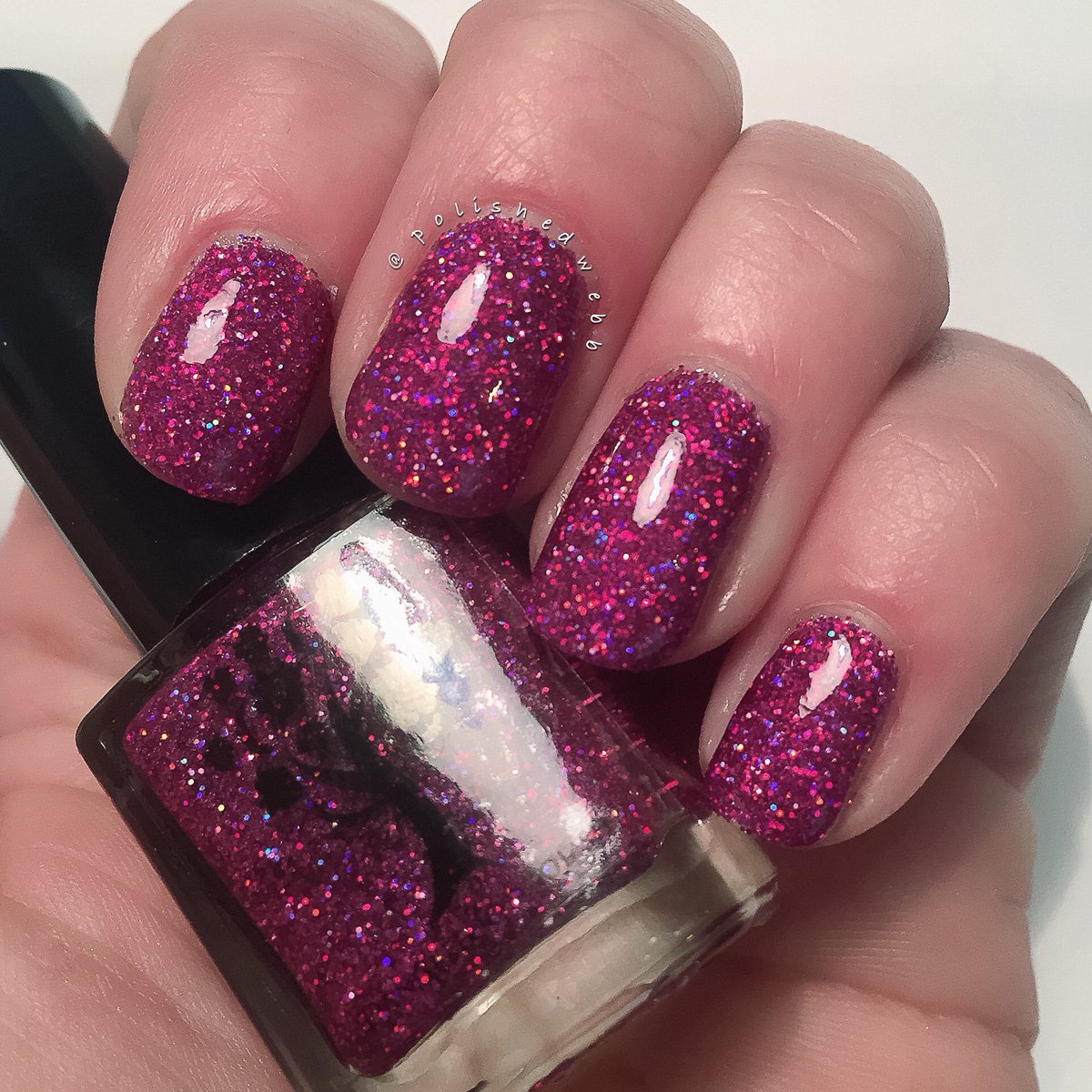 polishedwebb's tweet photo. 'You had me at holo' from @Danglefootnails #nails #notd #dangliesforthewin #glitterpolish https://t.co/yQdBNolrug