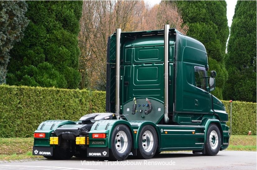 ChrisWaiteTrans's tweet photo. Something wicked this way comes..... #Scania #R730 #Special https://t.co/rLbNzwK61y