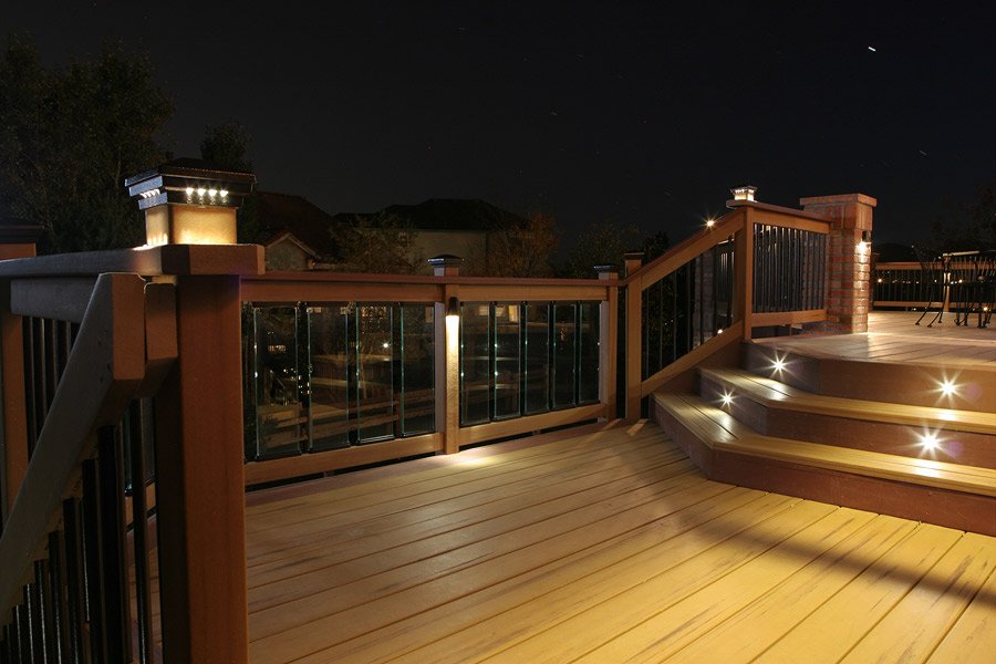 ExtLightsUK's tweet photo. It's miserable out, but Spring will soon be here- our deck #lights will lighten your mood! https://t.co/wpkD1xSQcM https://t.co/j073IBhj9m