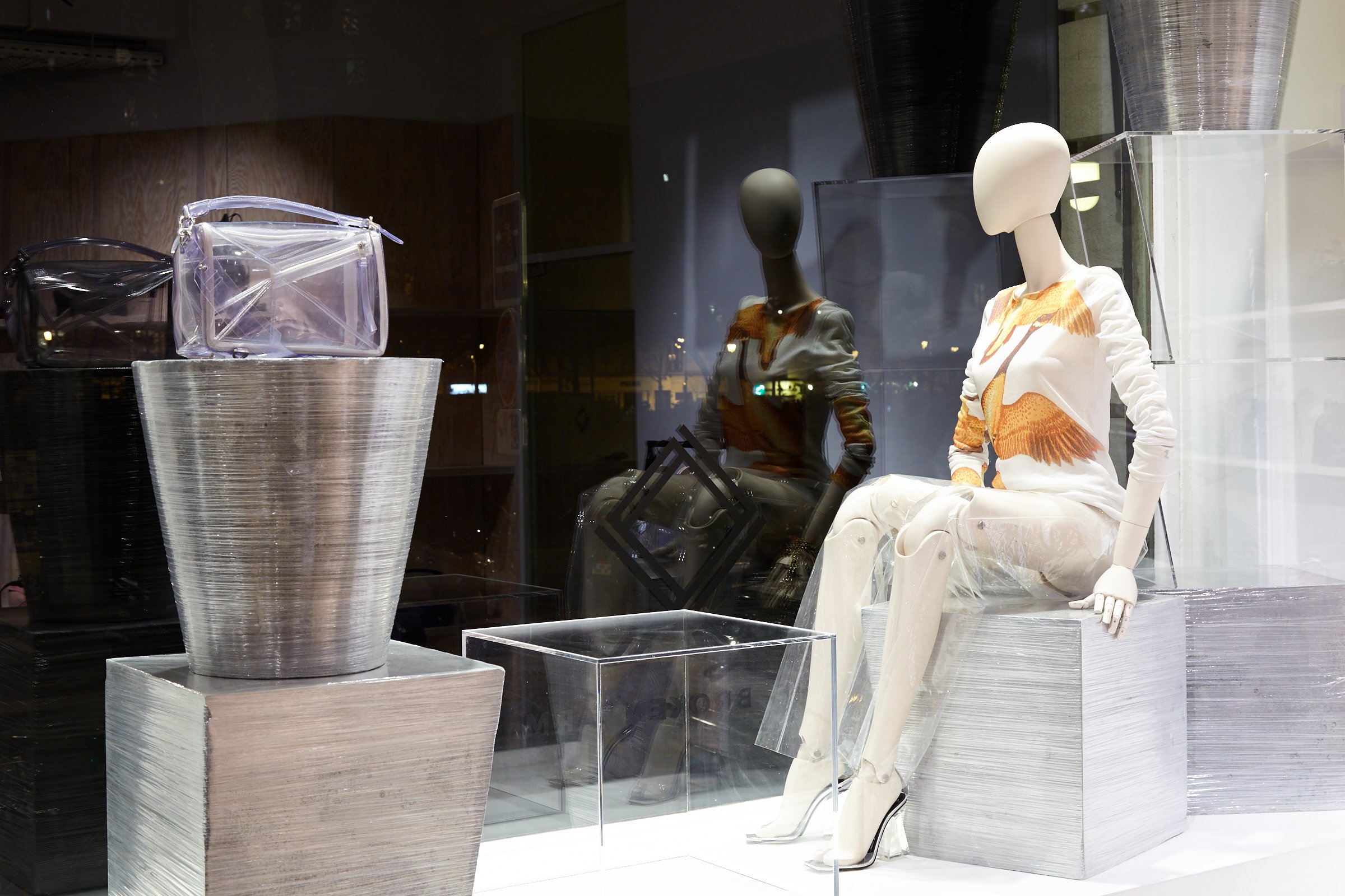 LOEWE على X: 