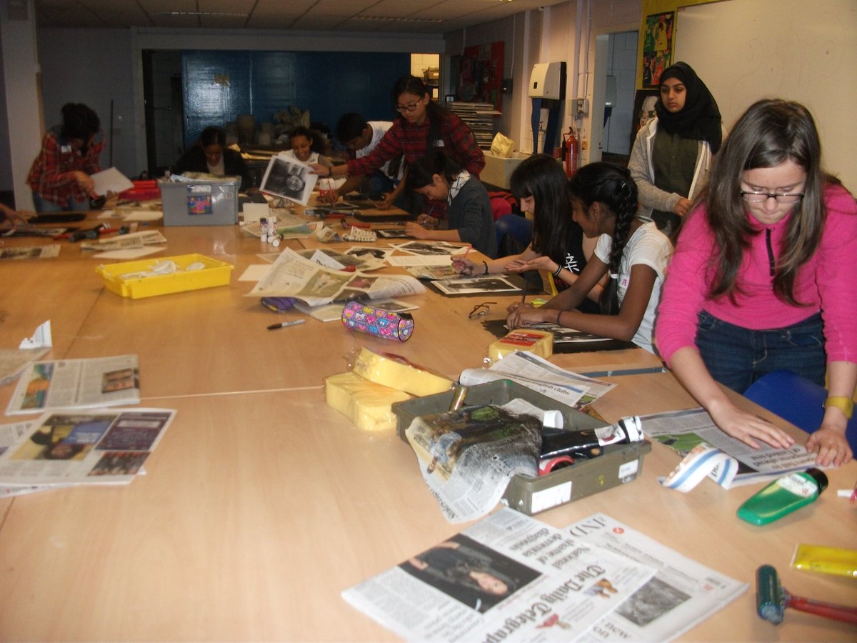 CCC hosts Art &amp; Des Sat club.  30 wks creative workshops inc. museum visits, master classes &amp; visit to Somerset Hse