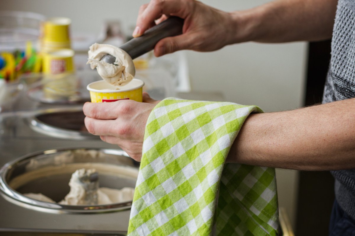 landvancuijk's tweet image. Column van @EefkePeeters_ over de voordelen van ijs eten. Check: www2.nl/liyln/ #Lente #Gelato #ijs