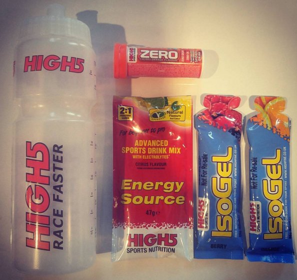yascycles's tweet photo. What are your #rideessentials?@HIGH5Nutrition have you covered with their Beat The Heat bottle pack #cyclingabudhabi https://t.co/qnawrojXow