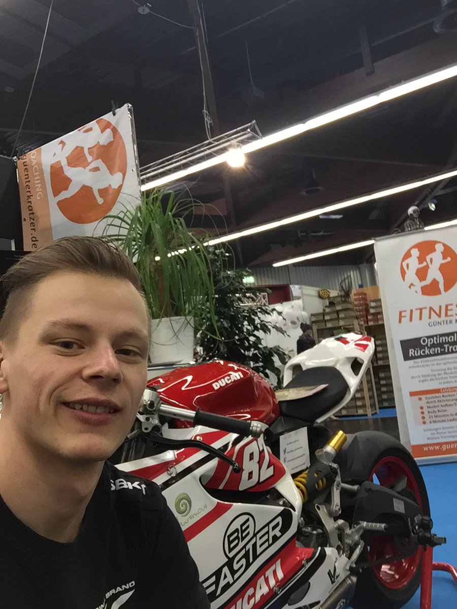 theFloNeubauer's tweet photo. Erfolgreiches Wochenende auf der #Freizeitmesse @NuernbergMesse #Racing #motorcycle https://t.co/ixaMSD9smm