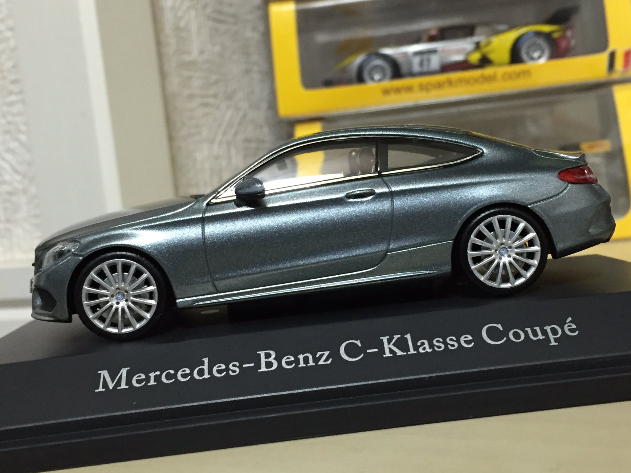 メルセデス・ベンツ(Mercedes Benz)Cクラスクーペミニカー1/43
