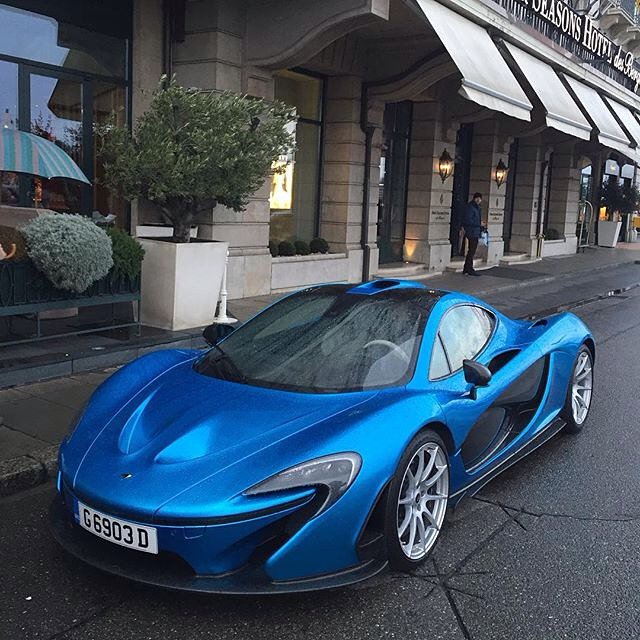SpeedingToday's tweet photo. McLaren P1 fam https://t.co/fJydDzLrF0