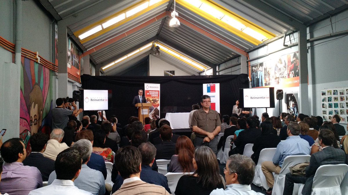 pvidalRSE's tweet photo. Feliz por ver a nuestros clientes impactando a la sociedad. Bravo! @KomatsuAmerica #FundacionReinventarse #AddValue https://t.co/Fy03xbPHWw