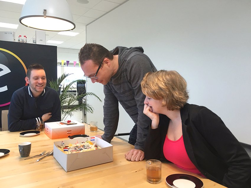 emogynl's tweet image. Mark 10 jaar bij Emogy! Veel mooie dingen gemaakt! Wij hopen dat hij nog lang onderdeel van ons team uitmaakt!