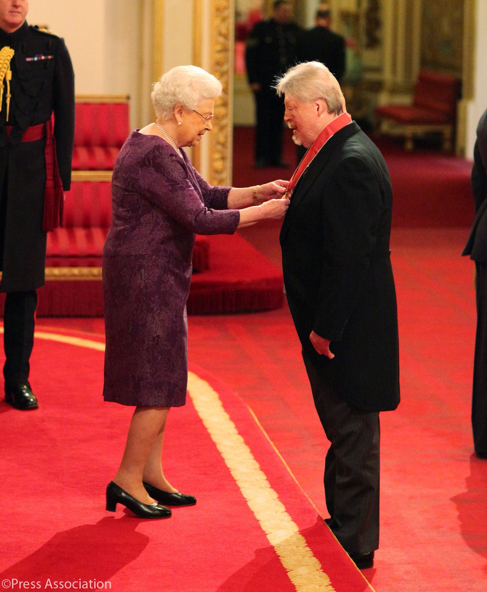 RoyalFamily's tweet photo. Congratulations to Falklands veteran @Simon_Weston #CBE, honoured by The Queen today for his charitable work https://t.co/JjW3aU4iKC
