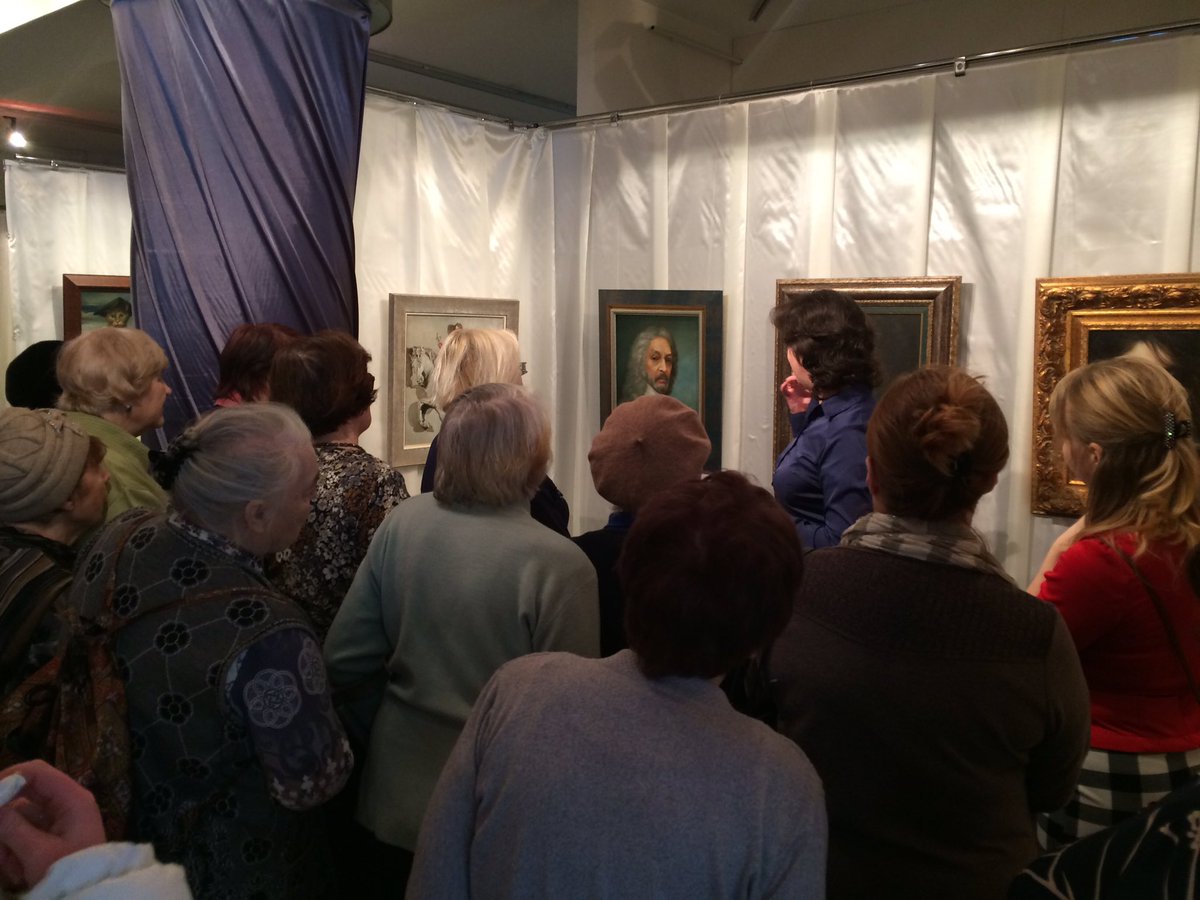 MATROSOVA1_6's tweet image. Выставка (до 17.03) #НикасаСафронова вызвала живой интерес у горожан преклонного возраста. Есть и ДиКаприо...