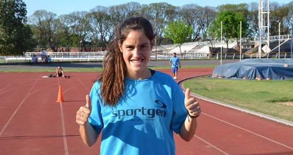 FactorRunning's tweet photo. Carolina Lozano, nuevo #Récord #Argentino en #5000mts https://t.co/i2MfFkBlCO https://t.co/IJiZ4oNpxM