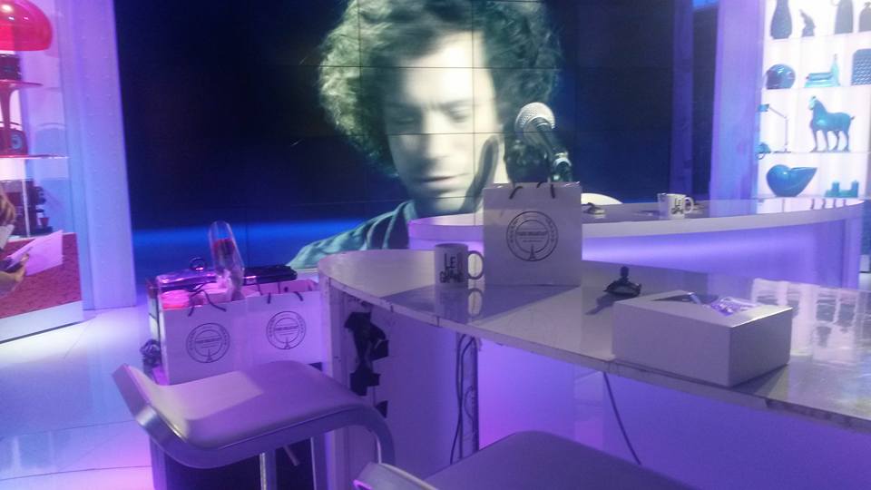 paris_breakfast's tweet photo. Work in Progress !! On vous emmène avec nous sur le plateau du Grand 8 !
@paris_breakfast @LeGrand8D8 https://t.co/B96MJZyarT
