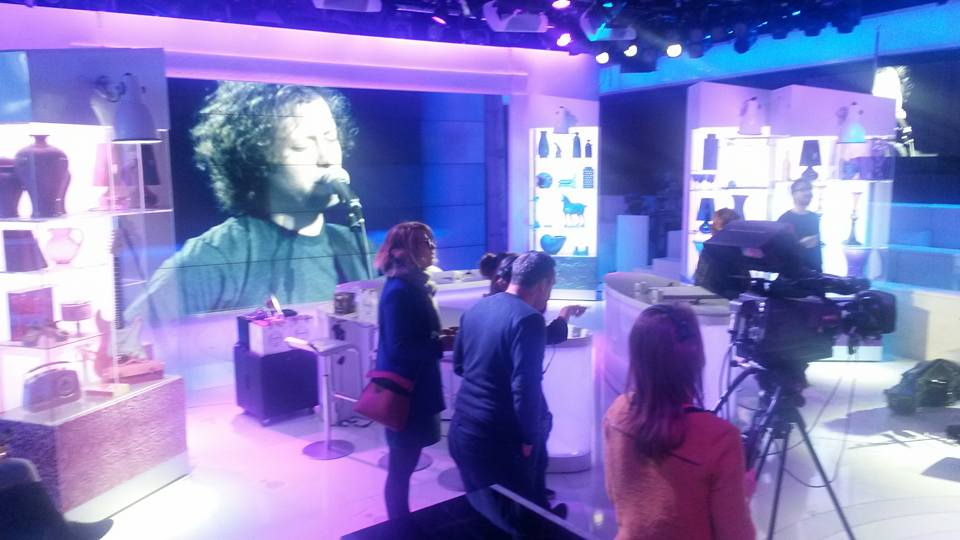paris_breakfast's tweet photo. Work in Progress !! On vous emmène avec nous sur le plateau du Grand 8 !
@paris_breakfast @LeGrand8D8 https://t.co/B96MJZyarT
