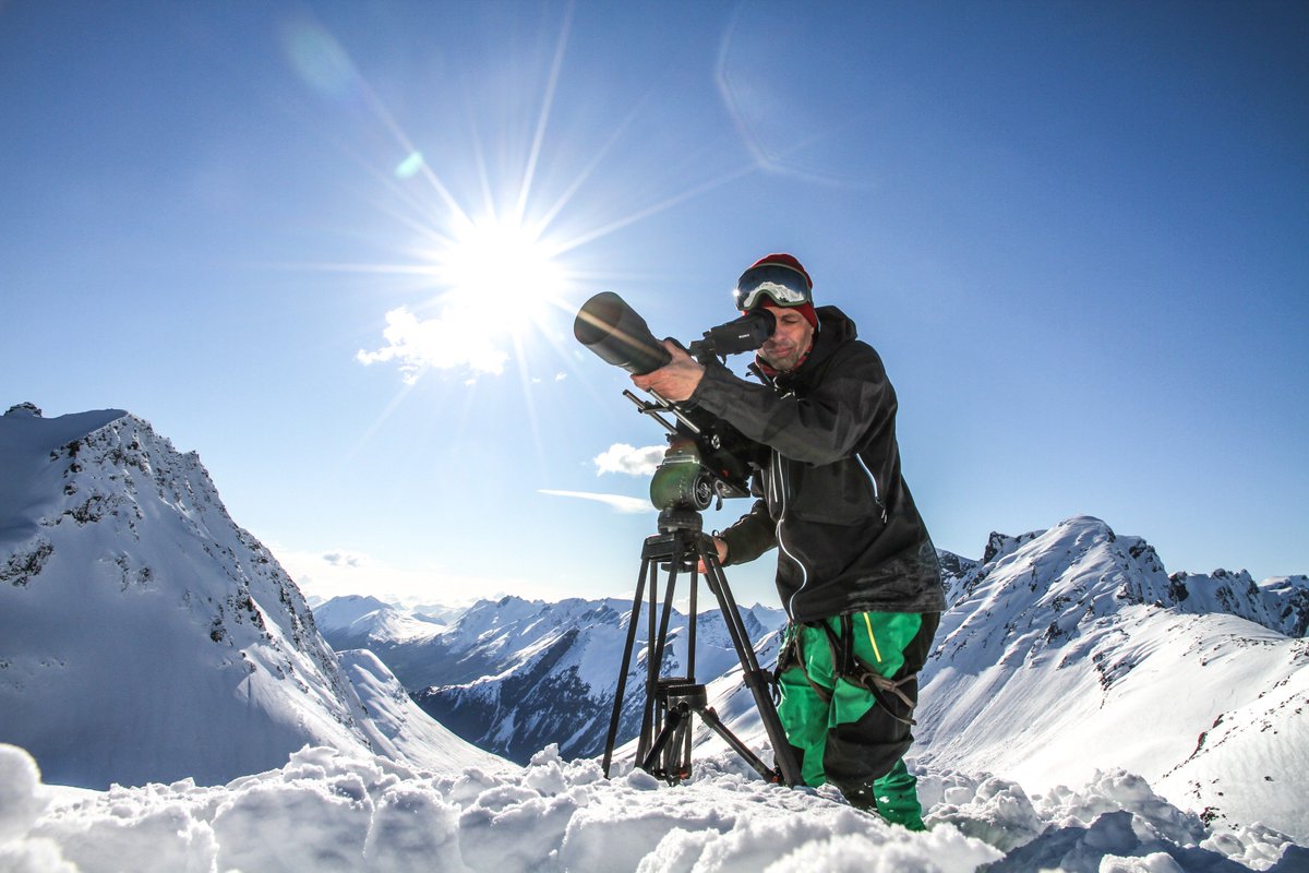 sonyproeurope's tweet photo. Sign up for our webinar to discover how @NuitdelaGlisse_ was shot in #4K: https://t.co/SExaZO8b87 #FS7ExtremeFilming https://t.co/UT9mB8Wo70