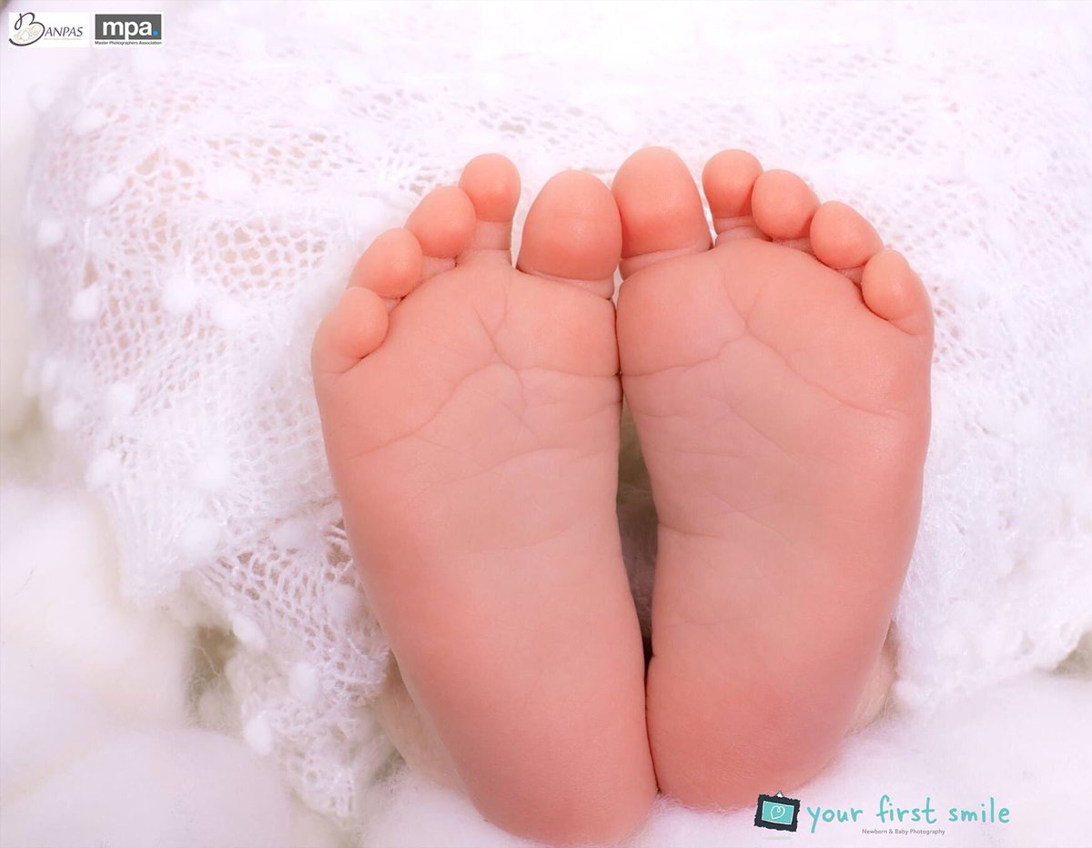 YourFirstSmile's tweet photo. Those tiny toes! 😍 #newborn #newbornphotography #newbornphotographyleeds #baby #toes #cute #yourfirstsmile https://t.co/cZcyrLIuv2