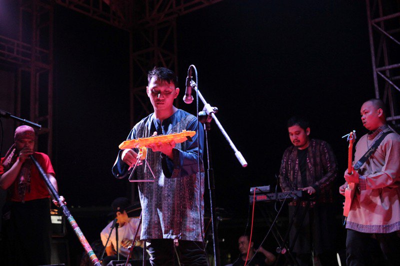 "Kreasi yang Nyata dan Potensial" di hari ke-3 Athirah Baruga Art Fair oleh @achmad_nirwan: revi.us/kreasi-yang-ny…