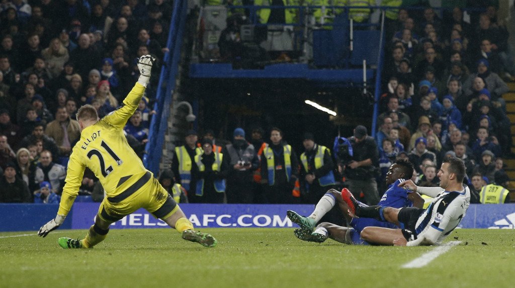 premierleague's tweet image. Bertrand Traore makes his first #BPL start for @ChelseaFC while January signing Pato is on the bench #NORCHE