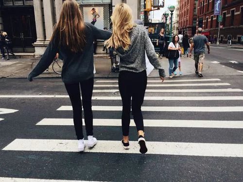 e_lydiajohnson's tweet photo. My sister. My other half. My best friend. 💕 https://t.co/Q0lKW9uMxO