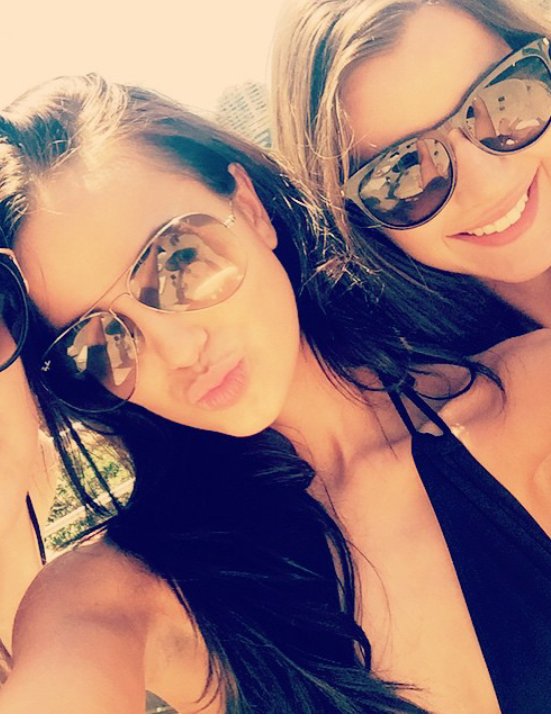 xluvcam's tweet photo. Need a new seleanor selfie 🙈🙈🙈🙊❤
@boysbabes @EleanorJBae https://t.co/ss3NivZt7B