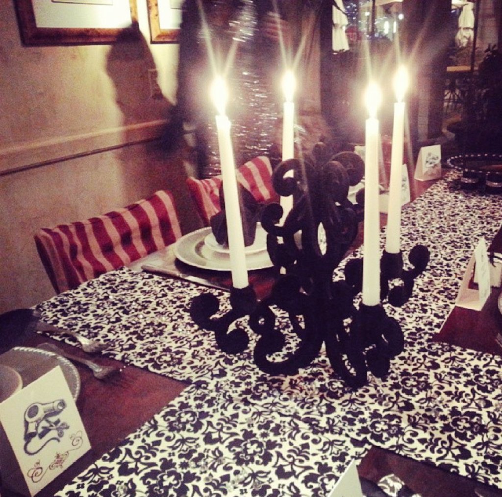 Decor_N_Moore's tweet photo. Upgrade your next dinner event at your favorite restaurant!!! #brios #brioshouston #damask  #partyplanning https://t.co/igKgaLcZst