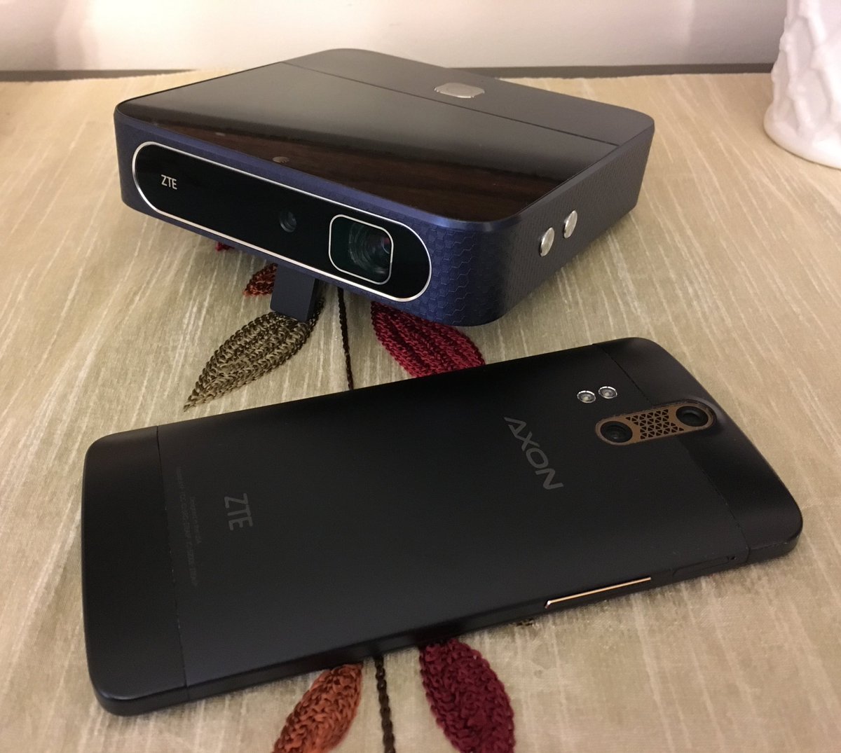 buffalosam88's tweet image. Tech Crush Tuesday! #ZTEAXON #SPro2