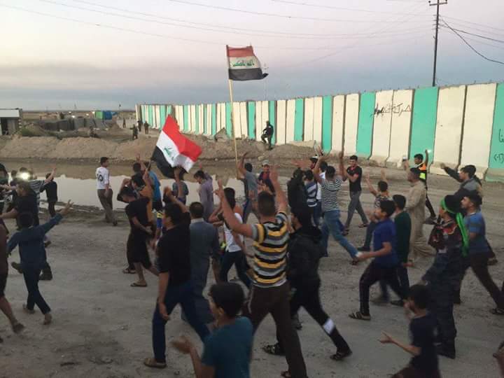 #عااااااجل 

 اهالي الحويش في #سامراء يخرجون بمظاهرات لدعم للقوات الامنيه و الحشد الشعبي في معركة غرب صلاح الدين..