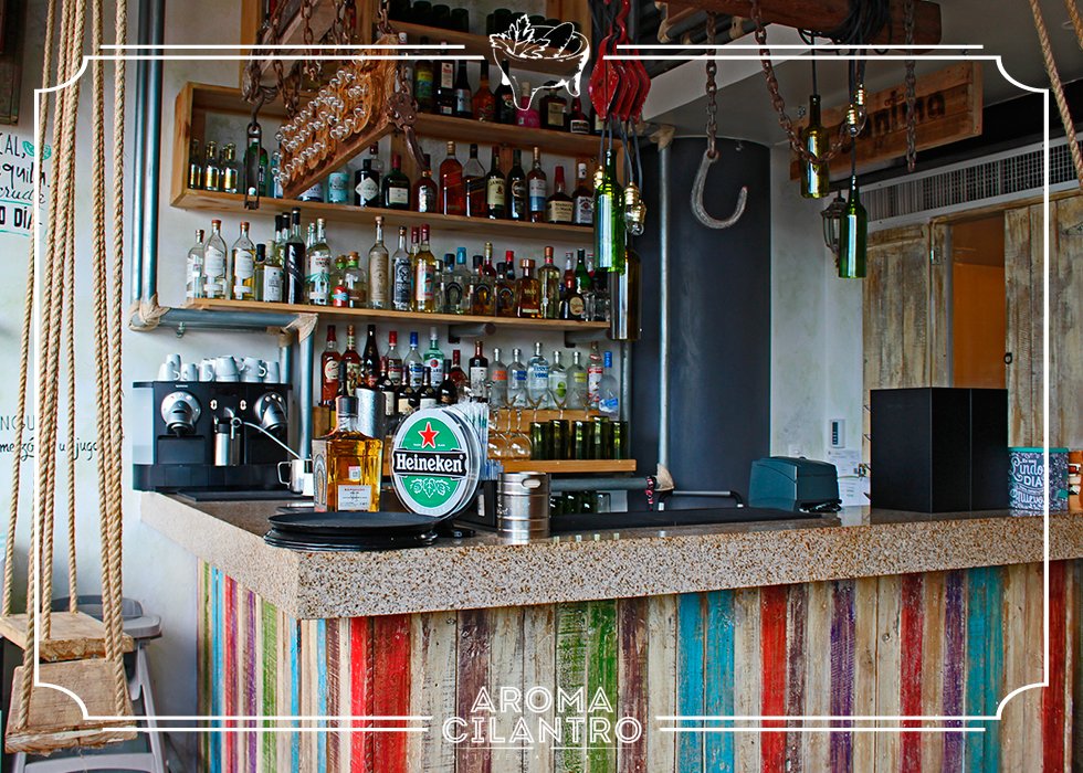 AromaCilantro's tweet photo. Dejen de poner sus problemas en Twitter y vengan al bar como la gente civilizada.
#UnaNoEsNinguna https://t.co/Ss8JYvZrQv