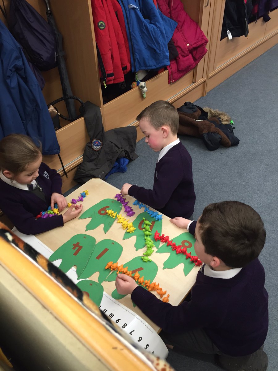 SPB_EYFS's tweet photo. Counting the correct amount of dinosaurs to the matching numeral #challengearea https://t.co/plGwwAHof0