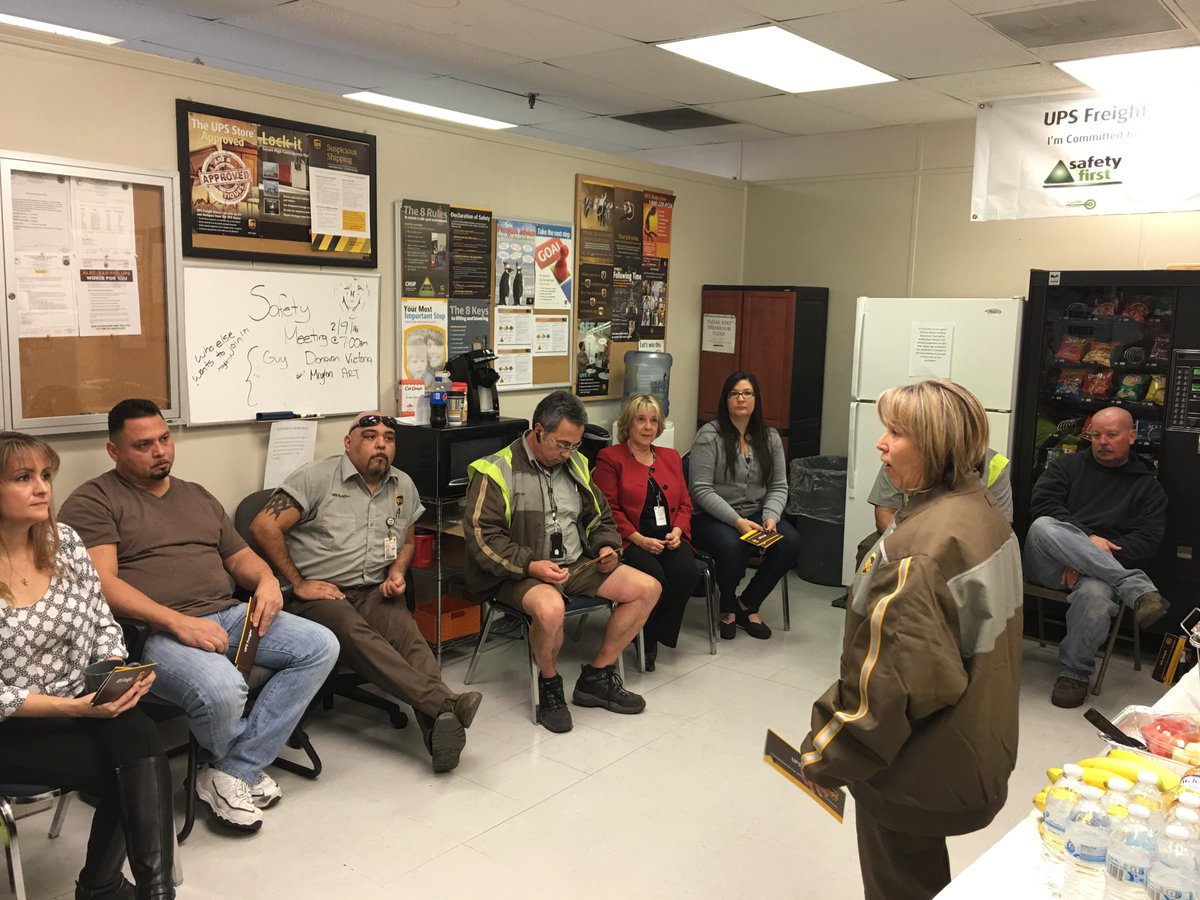 UPSPolicy's tweet photo. Thank you @RepLujanGrisham for donning @UPS browns to be a #driverforaday in Albuquerque &amp; hand out safety awards! https://t.co/17SBLbYQd9