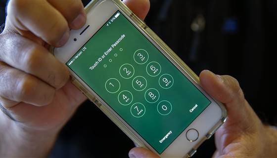 NBCNews's tweet photo. Apple doesn't have to help FBI in New York iPhone case, judge says https://t.co/r5Cxr1cWTm https://t.co/QSPUDeFAfw