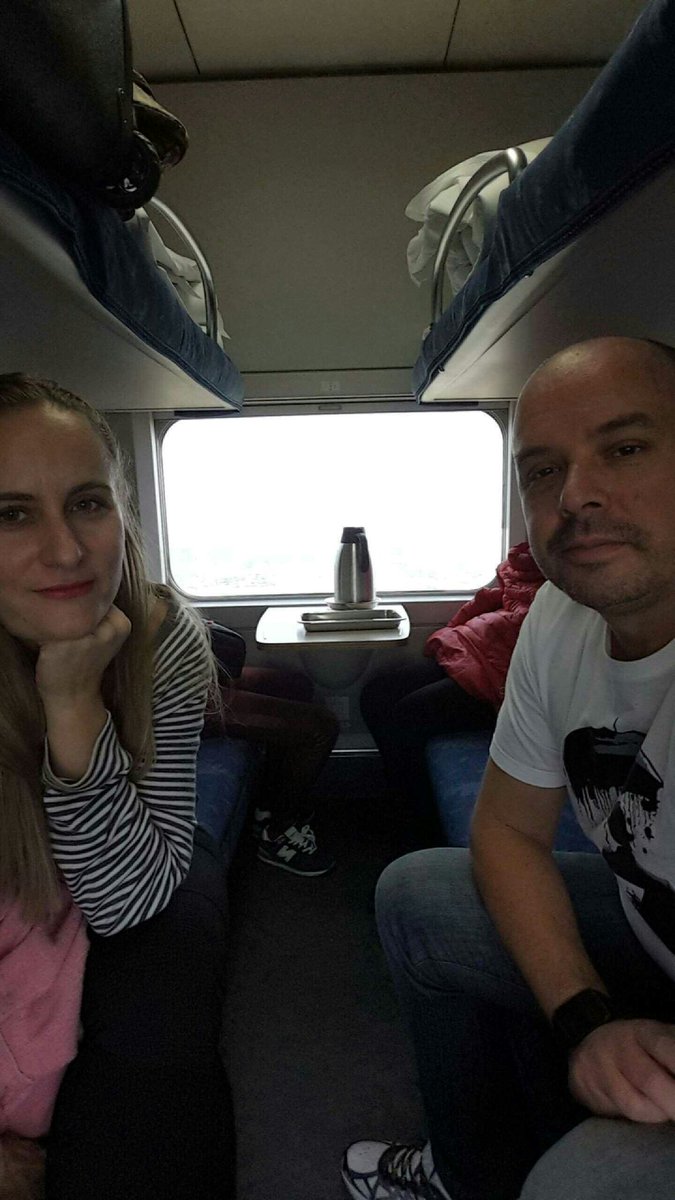 glaugasparetto's tweet photo. saldo do fim da viagem de trem para Guilin: 2 ocidentais (nós) X 458.327 orientais #china #vidawireless https://t.co/YjIAFJBvMV