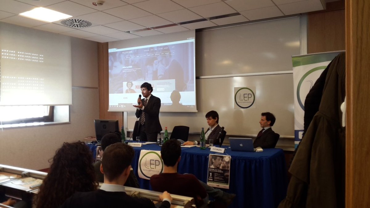 SerenaVisconti1's tweet photo. Noi ci siamo! #bitcoinLUISS @LUISSLEP https://t.co/bDqADJ8Qh4