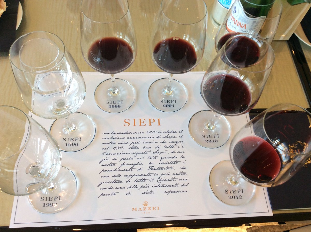 paroledivino's tweet photo. Live @armani_hotel_Mi : @GardiniLuca conduce una verticale di Siepi @MarchesiMazzei .E #noicisiamo @Effiwine https://t.co/xptLCBqSfL
