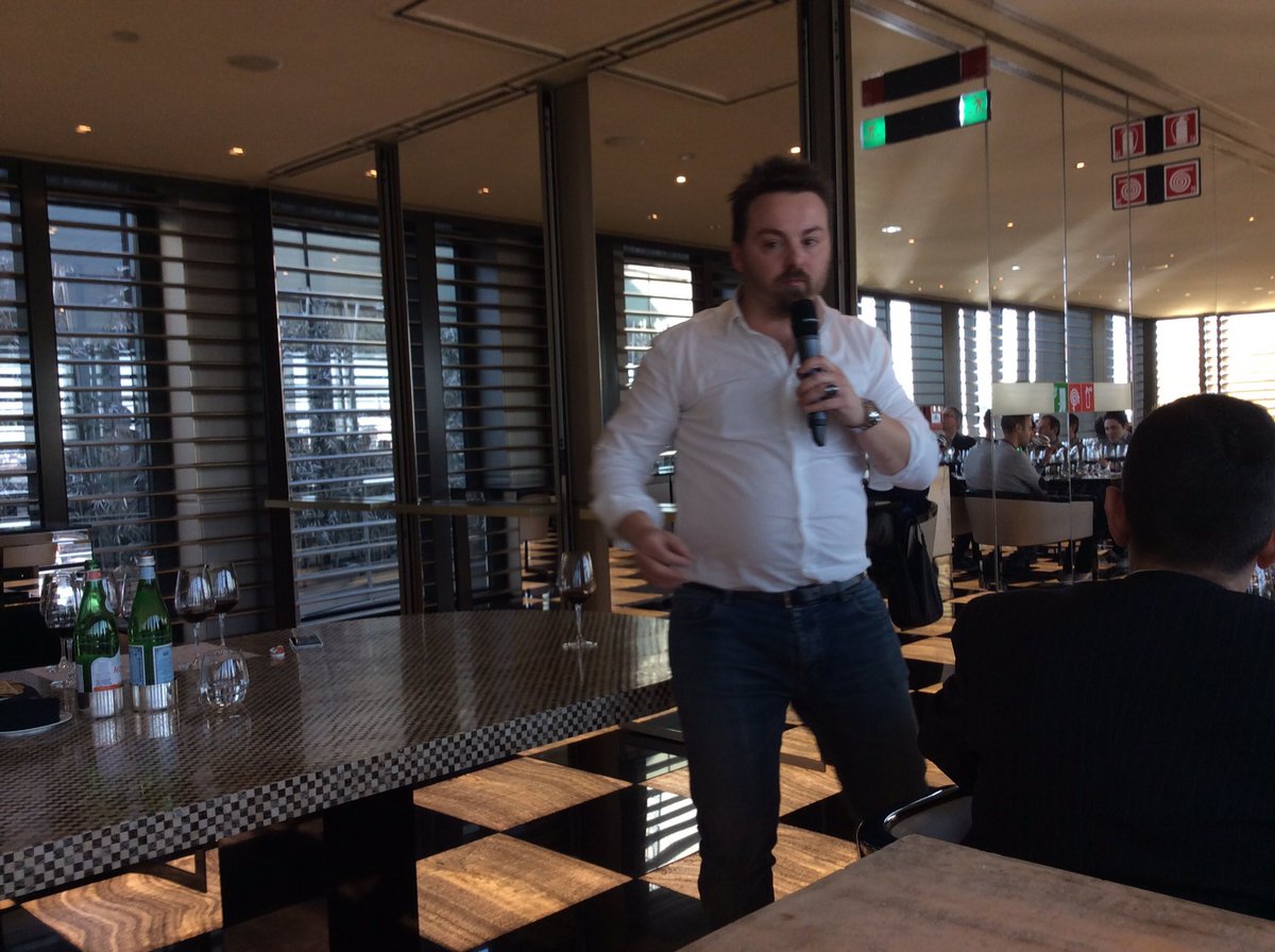 Live @armani_hotel_Mi : <a href="/GardiniLuca/">luca gardini</a> conduce una verticale di Siepi <a href="/MarchesiMazzei/">Marchesi Mazzei</a> .E #noicisiamo <a href="/Effiwine/">Effi Tsournava</a>