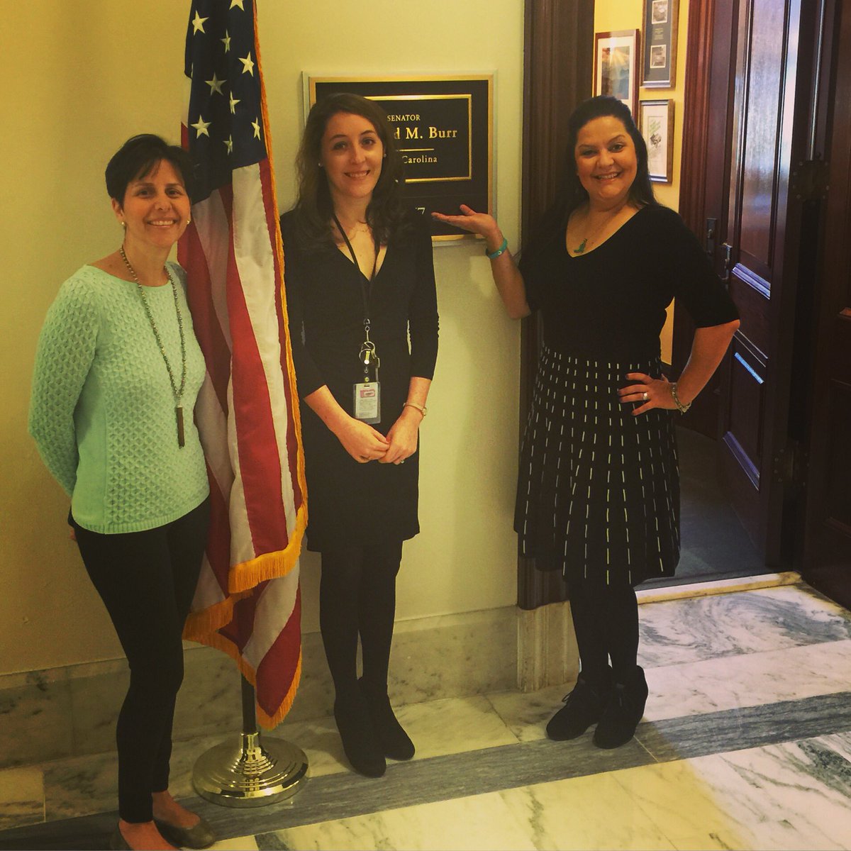 TealDivaNC's tweet photo. Glad to chat with @SenatorBurr about #ovariancancer programs - on Capitol Hill w/ @OCNA #tealdiva #ncrepresenting https://t.co/GMNyNq3QnE