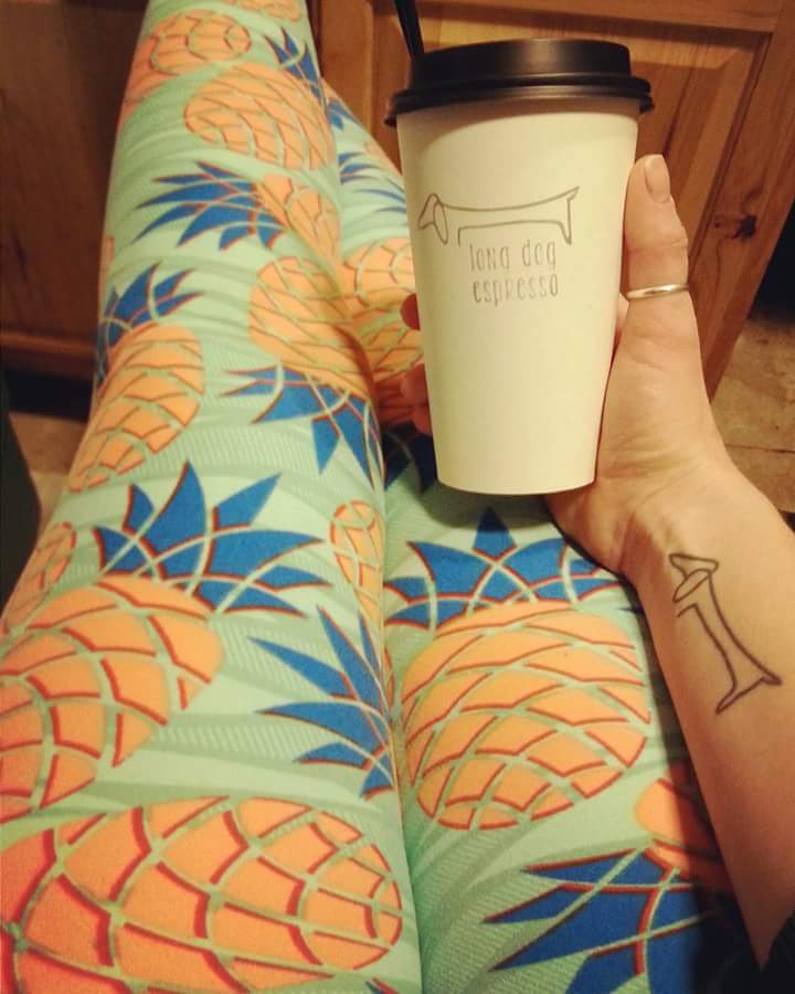 LongDogMelissa's tweet photo. @LuLaRoeLisaK THEE best way to start of a rainy #Seattle day!!! #LulaRoe pineapple pants and a killer coffee! ;-) https://t.co/46qdJYL5kd