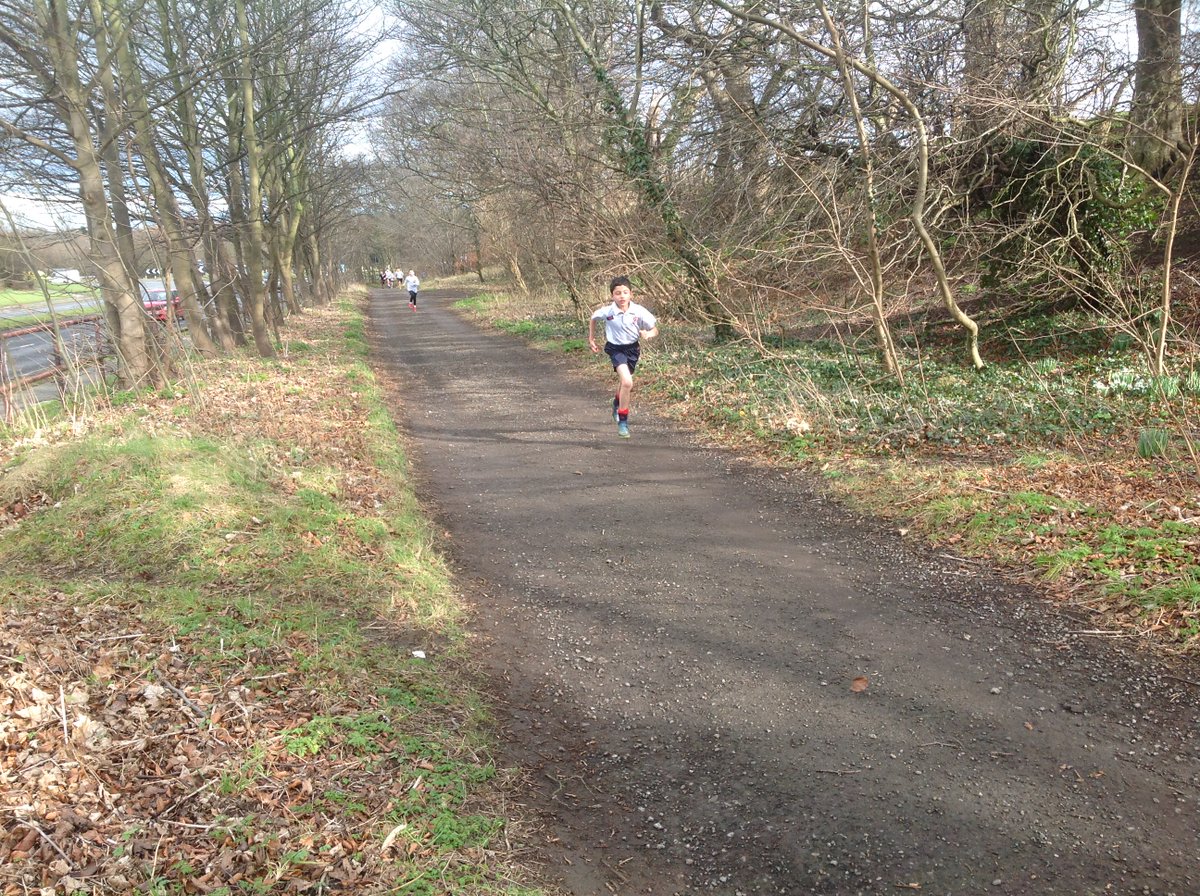redhousesport's tweet photo. @RedHouseSchool Y4/5/6 time to shine #RHSvCrooksbarn #1mileofthelane #crosscountry https://t.co/NkFVDQ2IVi
