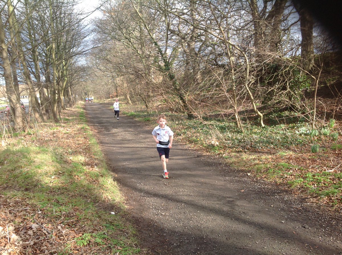 redhousesport's tweet photo. @RedHouseSchool Y4/5/6 time to shine #RHSvCrooksbarn #1mileofthelane #crosscountry https://t.co/NkFVDQ2IVi