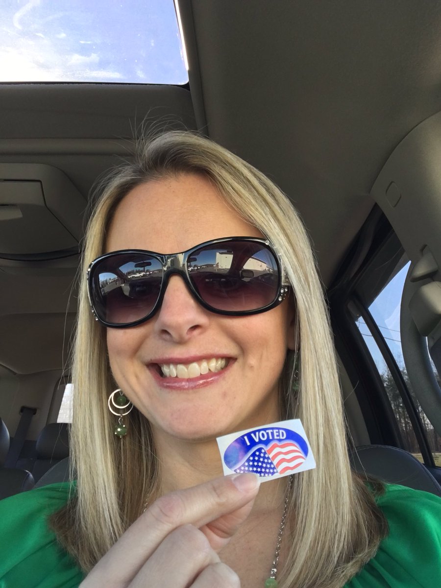 FGooz's tweet photo. Have you voted? 🇺🇸 #SuperTuesday #vote #America https://t.co/dkJGvYBvmI