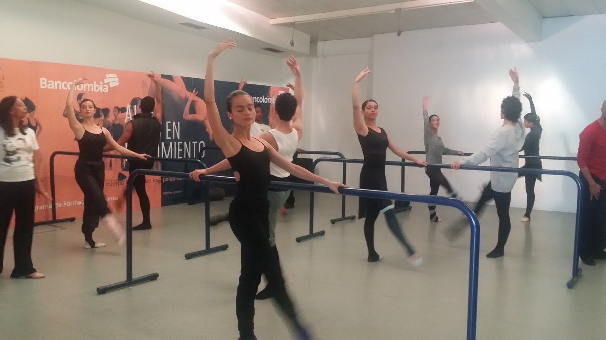 mmargaritamora's tweet photo. Hoy nace #AlmaenMovimiento, las oportunidades para los que tienen talento para la danza @teatromayor @Bancolombia https://t.co/VeTc8IrZfl