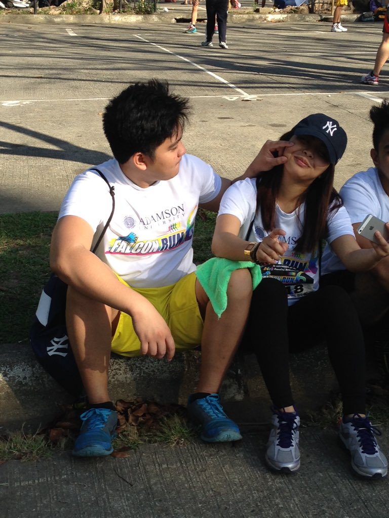 chelseexann's tweet photo. Laff u phowszx #FalconRun6 https://t.co/KC79HKhPYh