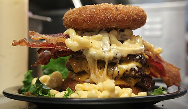 dfaber42's tweet photo. @kobersara #somuchcheese #walkingched https://t.co/lsqfr8IiqB