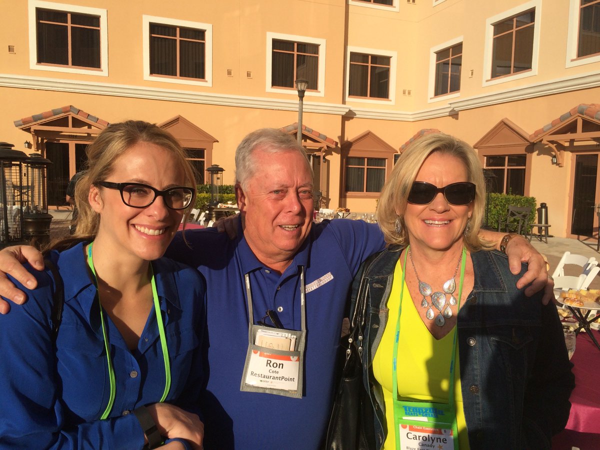 RestaurantPt's tweet photo. Group leader Ron chats with the women from Blaze Fast Fire'd Pizza at the Chain Executive Breakfast. #rp2016event https://t.co/2pwJF6IghK