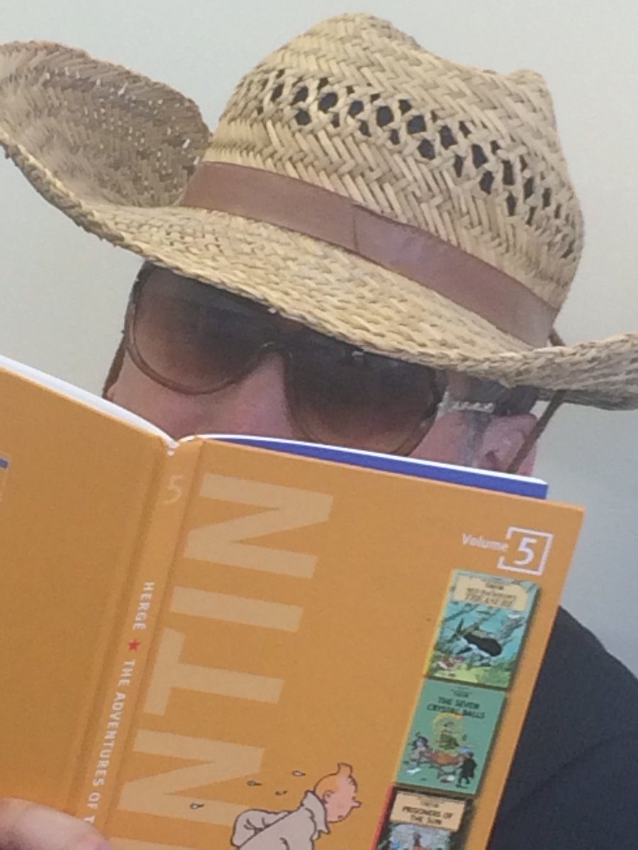 Who is hiding behind the books? join in the form time quiz this #worldbookday to find out!