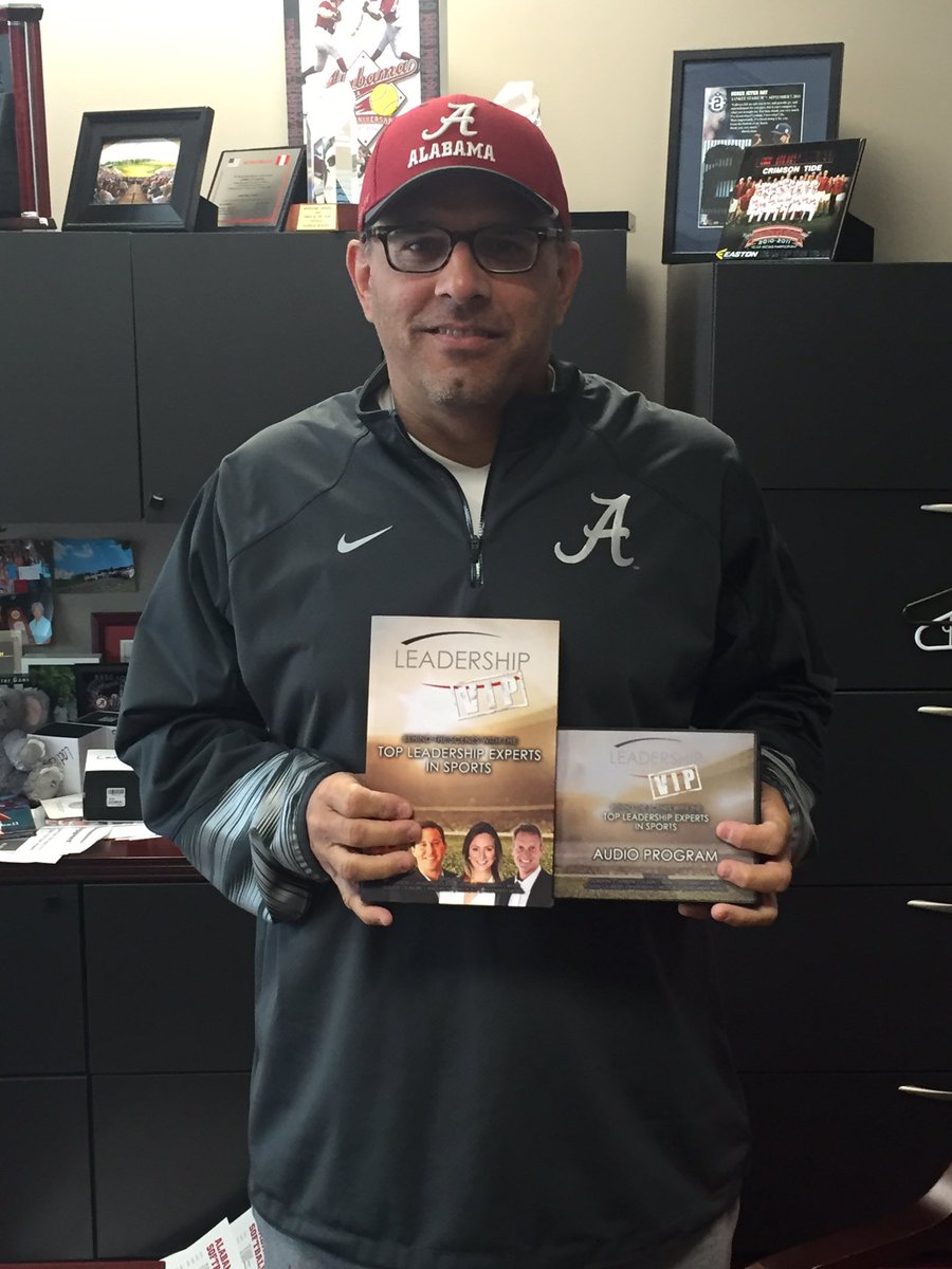 Leadership_VIP's tweet photo. Just dropped off copy of #LeadershipVIP to best softball coach in the country @UACoachMurphy https://t.co/xotEHV9ILl https://t.co/1IoPgHlNVY