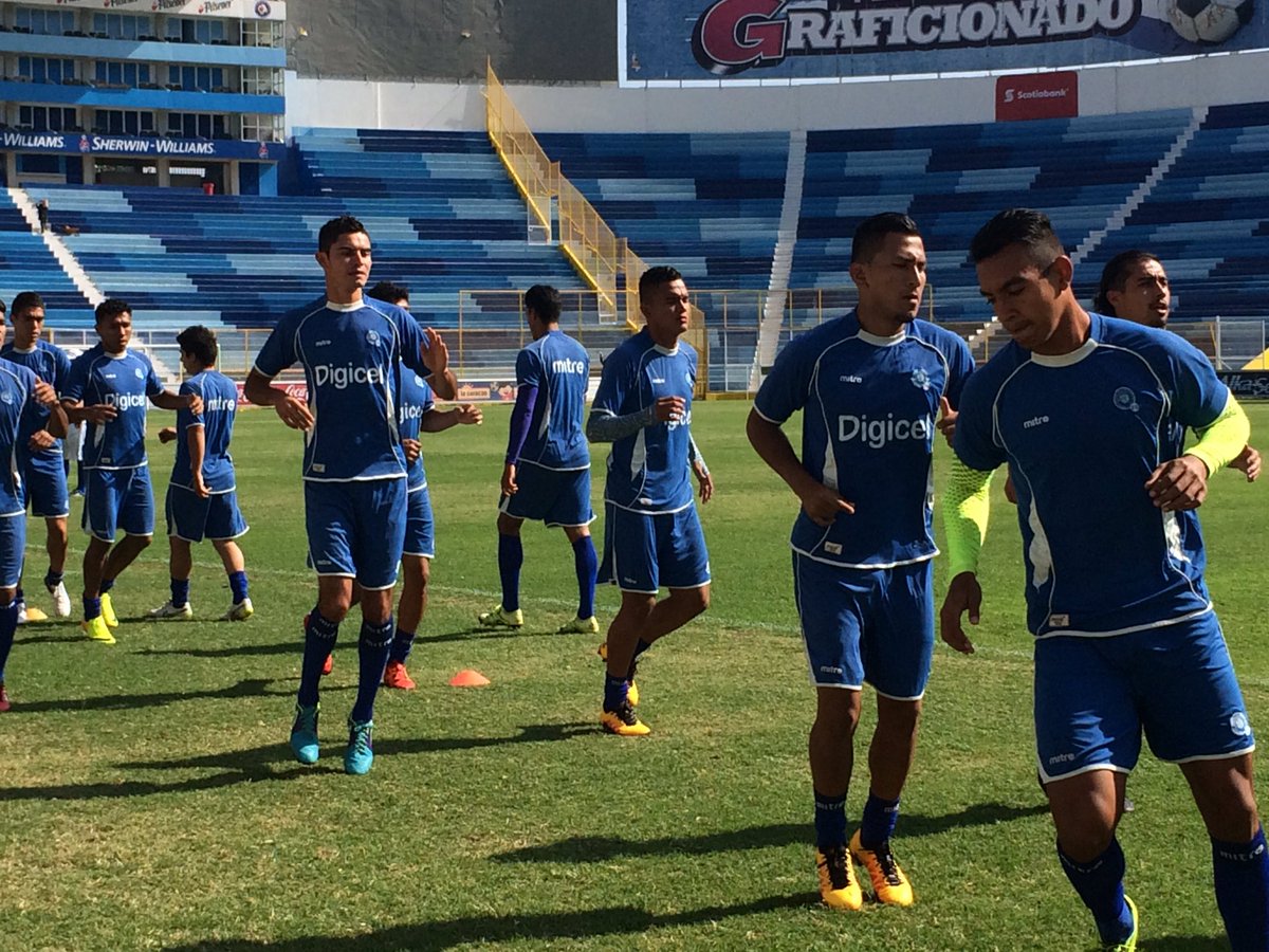 LaSelecta_SLV's tweet photo. Inició el entreno de la Selección Nacional en el Estadio Cuscatlán https://t.co/rh6fcWY1gA