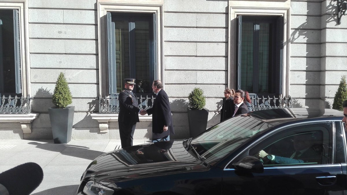 Llega al Congreso el Presidente del Gobierno en funciones para la sesión de investidura. #InvestiduraOndaCero